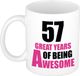 Bellatio Decorations Verjaardag 57 jaar Koffiemok Cadeau - Great years of being awesome - wit/roze - beker - Jubileum - voor dames - vrouwen