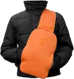 Snugbud Classic – bodywarmer rugzak met warmte kruik – Oranje - Blauw