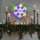 Family Christmas Kerstverlichting Binnen op Batterij - Verlichte Sneeuwvlok met RGB kleuren - 32cm Ophangbaar - Incl. Batterijen