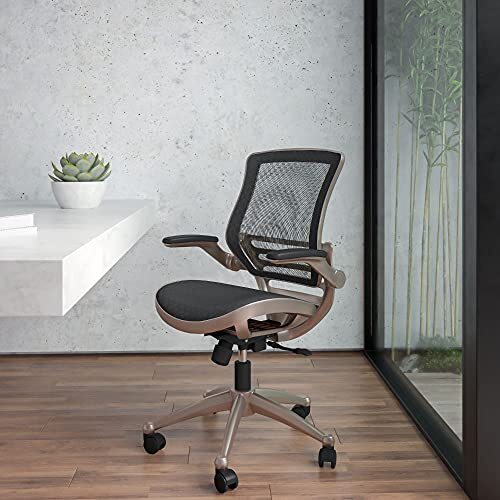 Flash Furniture Bureaustoel met middelhoge rugleuning, ergonomische bureaustoel met opklapbare armleuningen en netstof, perfect voor thuiskantoor of kantoor, zwart/goud