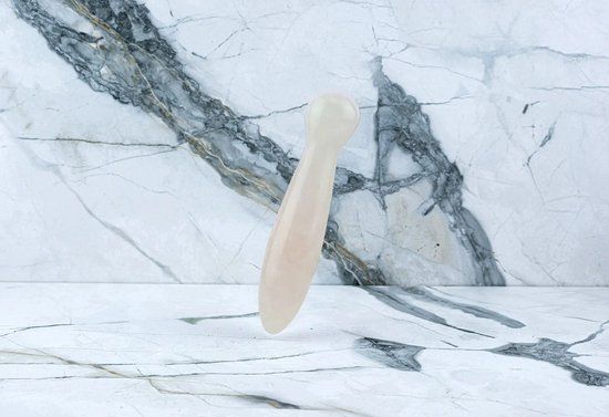 Pleasure's Yoni Crystal Dildo Ava - Rozenkwarts