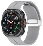 Wigento Samsung Galaxy Watch Ultra 47mm: Grooved siliconen horlogeband met magnetische sluiting, grijs