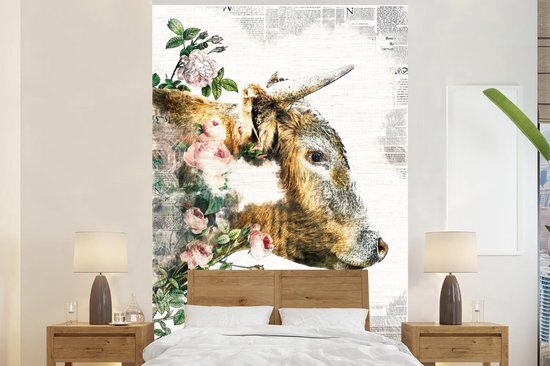 Nr1Wallpaper Behang - Fotobehang Schotse Hooglander - Bloemen - Rozen - Breedte 195 cm x hoogte 300 cm