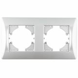 Inbouwframe: frame van twee horizontale elementen van titanium, ideaal voor moderne elektrische installaties