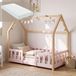 en.casa Kinderbed 'Sisimiut' roze/naturel grenenhout 70x140 cm met matras en valbeveiliging