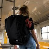 CabinZero Classic Plus 42L Absolute Black Rugzak