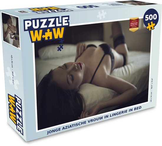 MuchoWow Puzzel Jonge Aziatische vrouw in lingerie in bed - Legpuzzel - Puzzel 500 stukjes - Sinterklaas cadeautjes - Sinterklaas voor grote kinderen