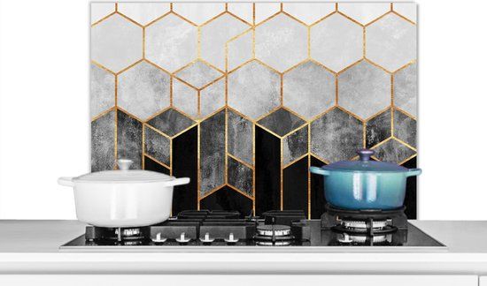 KitchenYeah Spatscherm keuken - Luxe - Design - Hexagon - Patroon - Vormen - Goud - Zwart - 90x60 cm