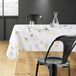 DOUCEUR D'INTERIEUR Tafelkleed rechthoekig BLOOMY, wit, gouden Japanse notenboom