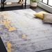 Safavieh Modern abstract tapijt machinewasbaar en antislip - Ideaal voor drukke gebieden - Tacoma Collection, Korte pool, Grijs en Goud, 120 x 180 cm