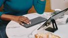 Logitech Keys-To-Go 2 - Draadloos Bluetooth Toetsenbord - QWERTY US International - Grafiet