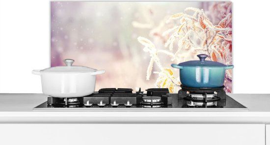 KitchenYeah Spatscherm keuken 90x45 cm - Kookplaat achterwand Winter - Takken - Sneeuw - Natuur - Muurbeschermer - Spatwand fornuis - Hoogwaardig aluminium