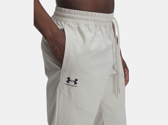 Under Armour Vibe Woven Heren Joggingsbroek 1386557-289 - Bruin - Maat L