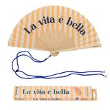 Fisura Originele waaiers met het opschrift "La Vita è Bella", moderne en kleurrijke houten waaiers, geel, gestreept, inclusief ophanglus, grappig cadeau-idee, 42,5 x 23 cm