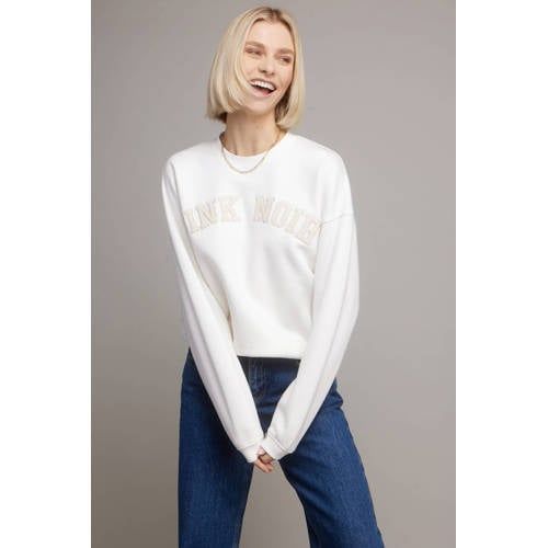 Pink Noir sweater wit