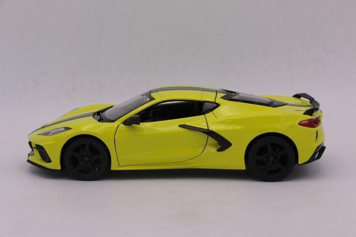 maisto CHEVROLET CORVETTE C8 2020 geel/zwart schaalmodel 1:24