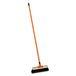 BLACK+DECKER Bezem Met Lange Steel 150 cm - Straatbezem 45 cm Breed - Houten Kop Met Kunststof Haren 7 cm - Oranje