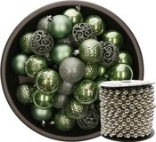 Merkloos / Sans marque Shoppartners Bv Kunststof kerstballen - 37x st - salie groen - met kralenslinger zilver