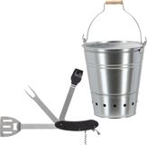 Merkloos / Sans marque Barbecue set - houtskool BBQ emmer en een 5-in-1 Zwitsers BBQ zakmes - handig mee te nemen