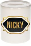 Bellatio Decorations Shoppartners Bv Spaarpot met voornaam Nicky - wit - met goud/zwart embleem - 8 x 9 cm - keramiek - met afsluitdop - cadeau verjaardag