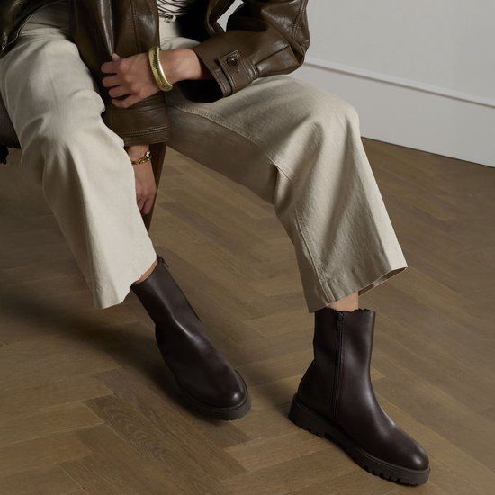 Manfield - Dames - Bruine leren chelsea boots - Maat 42