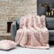 Omgoods - Luxe lichtroze dekbed van imitatiebont voor bed en bank