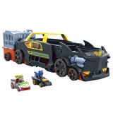 Hot Wheels Racer Verse Raveverse - Batmans ontsnappingsachtervolging - Racebaan met 3 rijstroken - 1 metalen Batman en 1 Joker RacerVerse-auto - HXN21