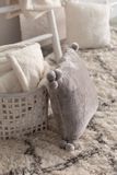Vivaraise Housse de coussin TENDER POMPONS