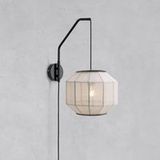 Markslöjd Wandlampe Asuka, Ø 27 cm, beigefarben/schwarz, Stoff/Metall