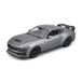 Maisto - 2024 Ford Mustang Dark Horse op schaal 1:24, diecast auto in metallic grijs, gedetailleerde replica met openslaande deuren en motorkap, officiële Ford-licentie, aanbevolen leeftijd 3+ jaar