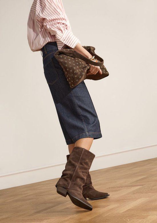 Manfield Donkerbruine suède slouchy enkellaarsjes - Maat 38