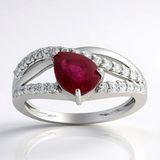 Cavill - Luxe Zilveren Ring 925 Sterling met Platina - Madagaskar Robijn 1,491 ct Druppelvorm - Zirkonia - Elegante Sieraden