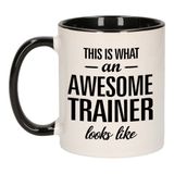 Bellatio Decorations Cadeau Awesome trainer - Geweldige trainer beker - koffie mok - zwart met wit - 300 ml - keramiek