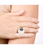 Calvin Klein Bague intemporelle pour femme avec pendentif boule, en acier inoxydable argenté (réf. KJ4XMR00020)