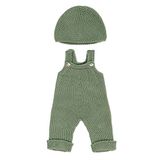 Miniland Dolls: gebreide outfit, van gerecyclede materialen, voor babypop 38 cm, model: tuinbroek en muts in groen.