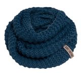 Knit Factory Alex Gebreide Colsjaal - Ronde Sjaal - Grof gebreid - Warme Wintersjaal - Nekwarmer - Wollen Sjaal - Donkerblauwe colsjaal - Dames sjaal - Heren sjaal - Unisex - Petrol - One Size
