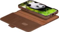 dbramante1928 Bookcase hoesje geschikt voor iPhone 16 Plus - Effen Cognac - Leer - 2-in-1 Magnetisch Uitneembaar Design