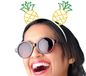 FIESTAS GUIRCA Ananas hoofdband van metaal (eenheidsmaat) - feestaccessoires voor zomerfeesten en afstudeerfeesten - ideaal voor Hawaï- en tropische thema's - volwassenen unisex - geel groen