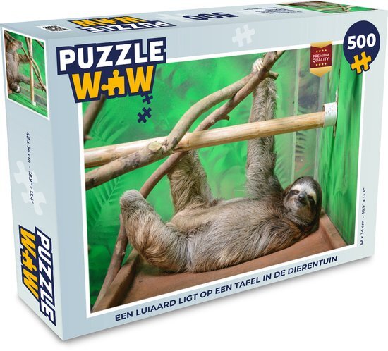 MuchoWow Puzzel Een luiaard ligt op een tafel in de dierentuin - Legpuzzel - Puzzel 500 stukjes