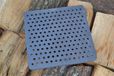 SEZAM CA113 - Grille de four 27 x 26 cm en fonte avec trous