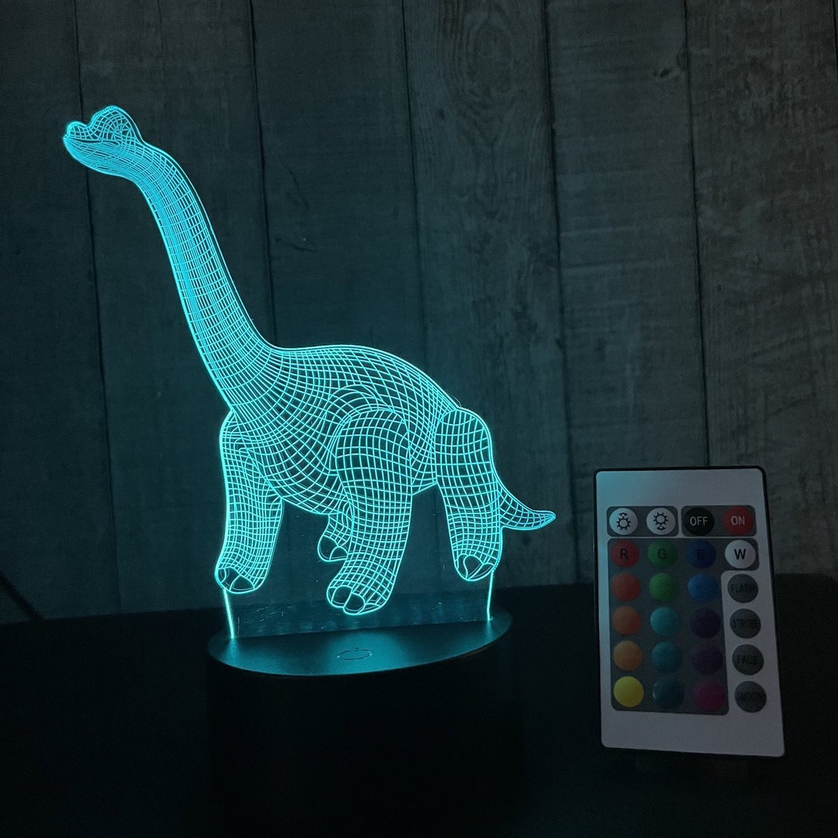 Klarigo Klarigo® Nachtlamp – 3D LED Lamp Illusie – Brachiosaurus - 16 Kleuren – Bureaulamp – Jurassic World – Sfeerlamp - Jurassic Park– Nachtlampje Kinderen – Creative - Afstandsbediening