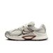 NIKE Nike V5 Rnr damesschoen, Sail Lt Orewood Brn Fauna Brown Phantom