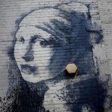 Homemania Afbeelding geïnspireerd door auteurs Banksy de jonge meisjes met oorbellen van parel, decoratie home muurkunst, digitale druk, tekening, frame, meerkleurig, hout, 60 x 60 x 3 cm