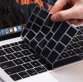 Lunso The NorthLife Brands (EU) Keyboard bescherming - Geschikt voor MacBook Air 13 inch (2020) - Zwart