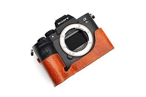 Zakao A7R IV Case, Handgemaakte Echt Lederen Half Camera Case Tas Cover voor Sony Alpha A7R IV Bottom Opening Versie Met Hand Strap (LavaBrown)