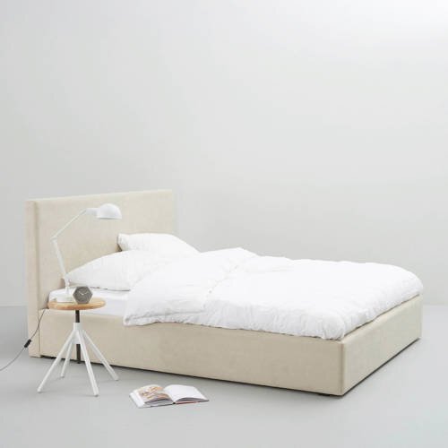 - bed Agnes (180x200 cm)