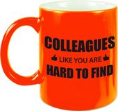 Bellatio Decorations Bol Cadeau mok neon oranje/ colleagues like you are hard to find - Collega bedankt cadeau