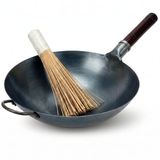 KAAMUT® Professionele Wokpan Ø36 cm Handgehamerd Blauw Koolstofstaal – Ronde Bodem – Voorgekruid – Houten Handvat & Stalen Hulphandvat – Inclusief Bamboe Wokborstel – Horecakwaliteit