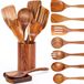 Cuisine en bois avec 9 pièces et support