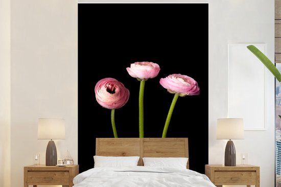 Nr1Wallpaper Behang - Fotobehang Drie boterbloemen op een zwarte achtergrond - Breedte 170 cm x hoogte 260 cm